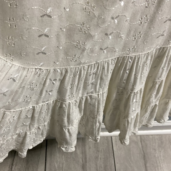 Fun, swingy eyelet dress! So flattering!! - Picture 4 of 4